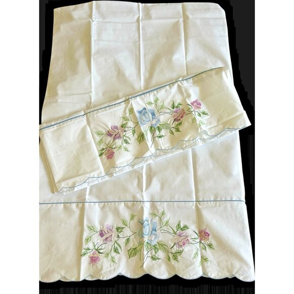 Embroidered Standard Pillowcase Set 2 Fieldcrest Fine Combed Percale New OS - Picture 2 of 11